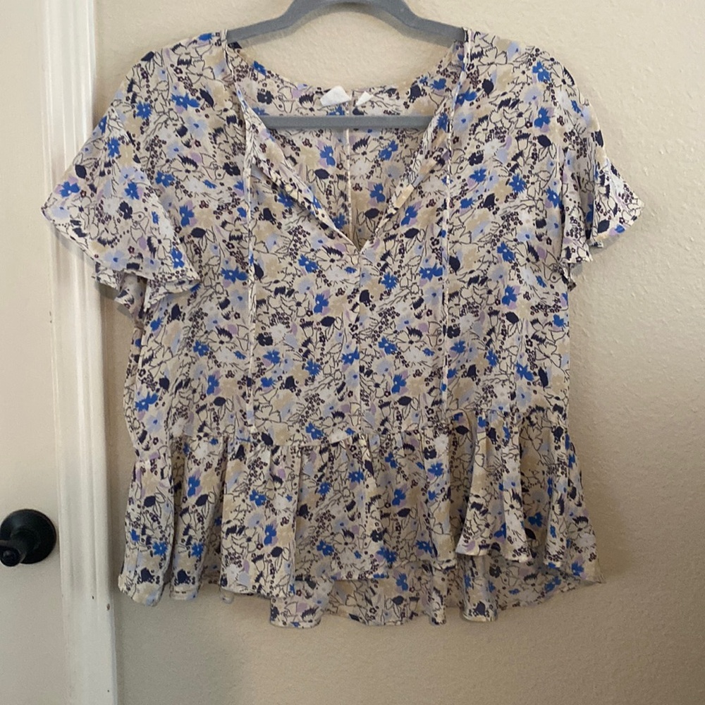 GAP - Size Medium - Floral top